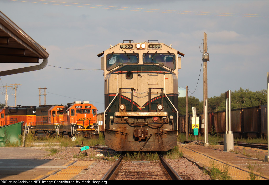 BNSF 9669